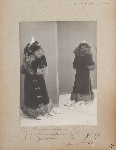 Stránka alba: House of Worth, Coat (Redingote) od Photographer French