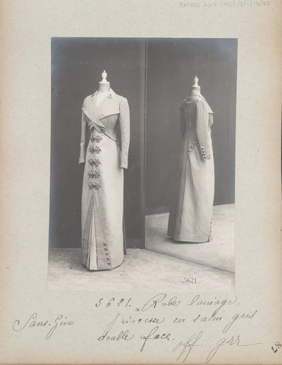 Stránka alba: House of Worth, Dress od Photographer French