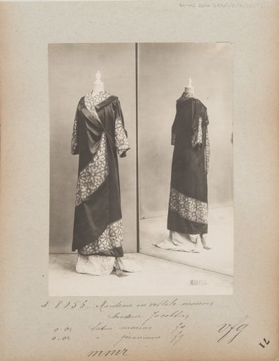 Stránka alba: House of Worth, Evening Coat od Photographer French