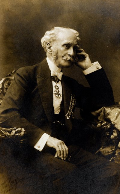 Portrét Francoise Stephena Emile Liegearda (1830-1925), francouzského spisovatele, básníka a politika - Fotografie, Coll. Baussy od Photographer French