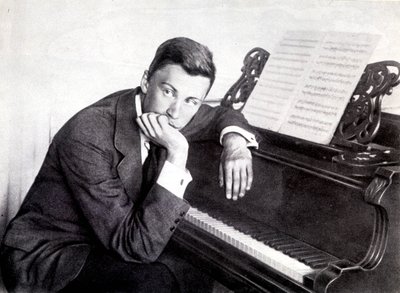 Sergej Prokofjev a jeho klavír od Photographer French