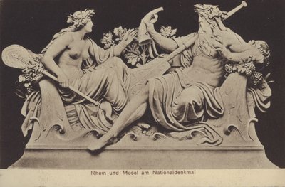 Alegorické postavy představující Rýn a Moselu na Nationaldenkmal, památník připomínající sjednocení Německa, Rudesheim am Rhein, Hesensko (č/b foto) od Photographer German