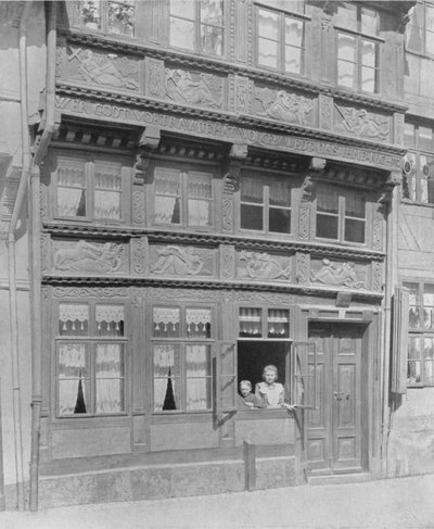 Starý dům, Wollenweberstrasse 61 (černobílá fotografie) od Photographer German