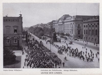 Berlín: Unter den Linden (černobílá fotografie) od Photographer German