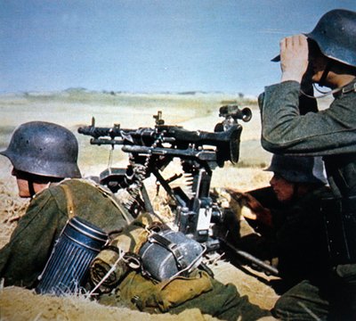 Německý univerzální kulomet MG34 namontovaný na stativu pro nepřetržitou palbu (foto) od Photographer German