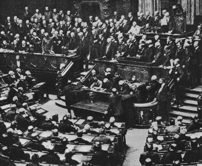 Německé vyhlášení války Francii, 3. srpna 1914, v Reichstagu (čb foto) od Photographer German