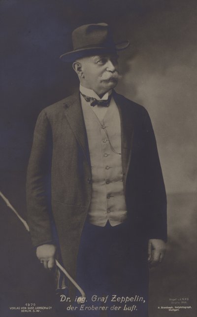 Graf Ferdinand von Zeppelin, německý konstruktér a konstruktér vzducholodí (černobílá fotografie) od Photographer German