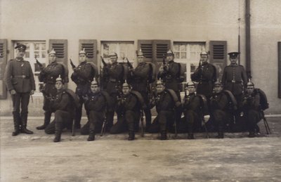 Skupina vojáků pěchoty německé armády (čb foto) od Photographer German