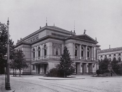 Lipsko: Gewandhaus And Mendelssohnův pomník (černobílá fotografie) od Photographer German