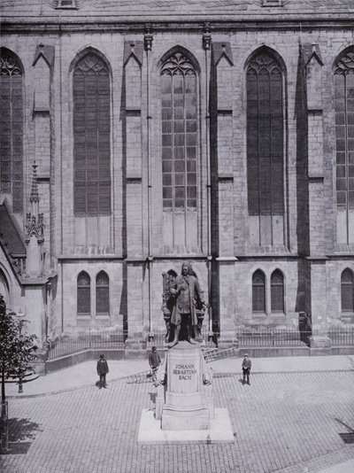 Lipsko: Thomaskirche s Bachovým pomníkem (č/b foto) od Photographer German