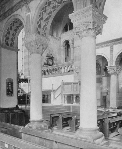 Michaeliskirche, interiér s andělským chórem (č/b foto) od Photographer German