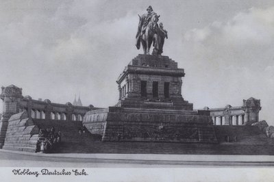 Památník císaře Wilhelma I., Deutsches Eck, Koblenz, Německo (černobílá fotografie) od Photographer German