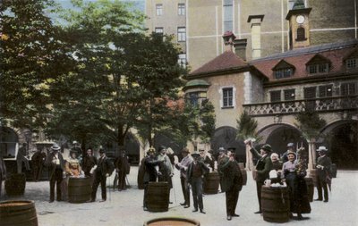 Mnichov/Mnichov: Konigl Hofbrauhaus, Hof (foto) od Photographer German