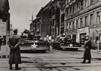 Zvláště vážné provokace byly zahájeny mezi 24. a 28. říjnem 1961, kdy těžce ozbrojení američtí vojáci podporovaní tanky opakovaně narušovali státní hranici Německé demokratické republiky (čb foto) od Photographer German
