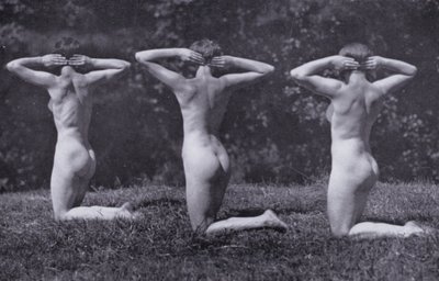Krásné tělo, tělesná kultura pro ženy (černobílá fotografie) od Photographer German