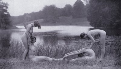 Krásné tělo, tělesná kultura pro ženy (černobílá fotografie) od Photographer German