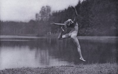 Krásné tělo, tělesná kultura pro ženy (čb fotografie) od Photographer German