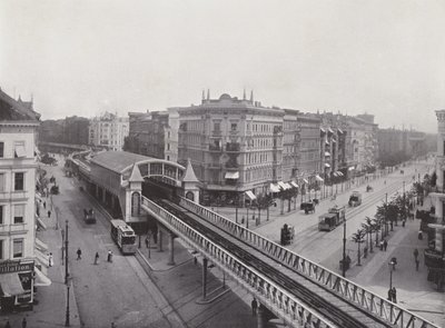 Wiener Strasse s nadzemním nádražím (černobílá fotografie) od Photographer German