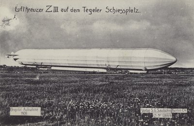 Zeppelin LZ III na střelnici Tegel, Berlín (černobílá fotografie) od Photographer German