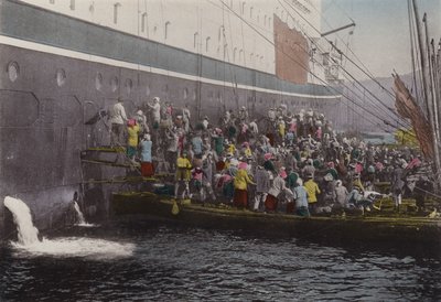 Japonsko, kolem roku 1912: Uhlování na lodi v přístavu Nagasaki (foto) od Photographer Japanese