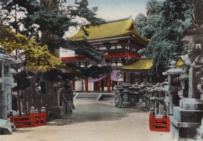 Japonsko, kolem roku 1912: Chrám Kasuga Shinto založen v roce 767 v Nara poblíž Kjóta (foto) od Photographer Japanese