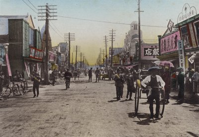Japonsko, kolem roku 1912: Theatre Street, Yokohama (foto) od Photographer Japanese