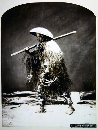 Japonský vrátný v zimním oblečení, kolem roku 1900 (barevné foto) od Photographer Japanese