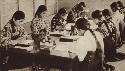 Japonští školáci ve třídě (černobílá fotografie) od Photographer Japanese