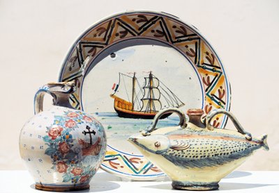 Artefakty vystavené v Museum of Vietrisi Ceramics, Vietri sul Mare, Campania, Itálie od Blaise Nicolas Le Sueur
