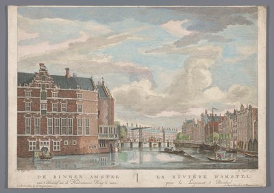 Pohled na Halvemaansbrug přes Amstel v Amsterdamu Binnen Amstel van 