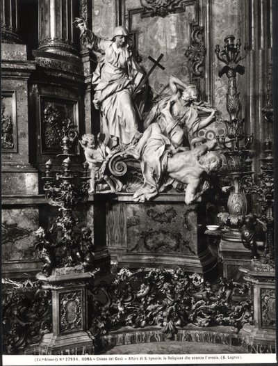 Oltář sv. Ignáce z Loyoly, detail Vítězství katolické pravdy nad kacířstvím (mramor) (č/b foto) od Pierre Legros