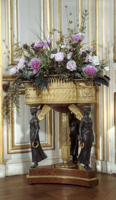 Art France Jardiniere má kolem roku 1807 čtyři koše ve zlatém bronzu od Pierre Philippe (attr. to) Thomire