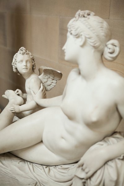 Venuše s Cupidem si odstraňují trn z nohy od Pietro Tenerani