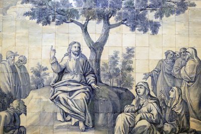 Kostel milosrdenství. Azulejos. Kázání na hoře. Ježíš. Evora. Portugalsko. od Portuguese School