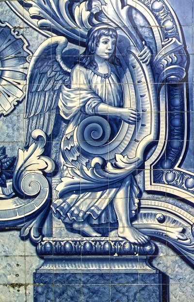 Dekorativní panel zobrazující anděla, Lamego, Portugalsko. 1738 (keramické dlaždice) od Portuguese School