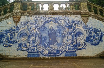 Dekorativní panel zobrazující Pannu Marii drtící hada, Lamego, Portugalsko. 1738 od Portuguese School