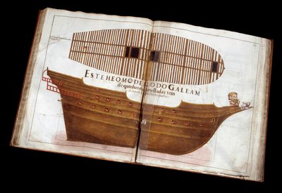 Námořní architektura: stránka architektonického pojednání (Livro de Tracas de Carpintaria) od Manuela Fernandeze: řezání lodi od Portuguese School