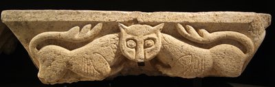 Zoomorphic Capital z jednoho z původních sloupů. (žula) od Portuguese School