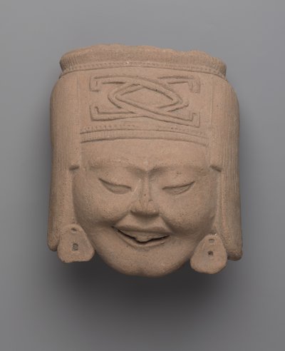 Hlava smějící se ženy, Totonac (keramika) od Pre Columbian