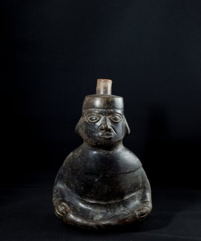 Antropomorfní váza s uchem / Peru, kultura Mochica (terakota) od Precolombian Precolombian