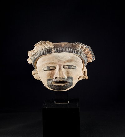 Soška hlavy / Mexiko, kultura Totanaque (terakota) od Precolombian Precolombian