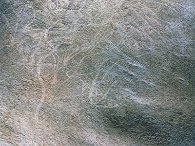 Obrysy lidských ženských postav a mamutů, paleolit (cca 40000-12000 př. n. l.) (foto) od Prehistoric Prehistoric