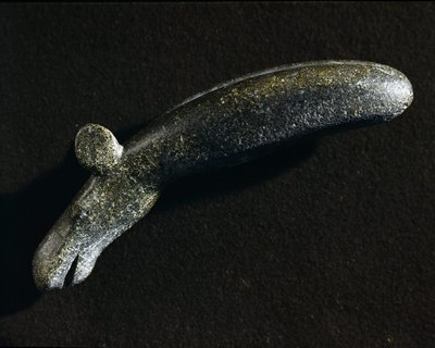 Prehistoire: dioritový nástroj ve tvaru elanu. Doba kamenná. Švédské muzeum národních památek, Stockholm Švédsko od Prehistoric Prehistoric