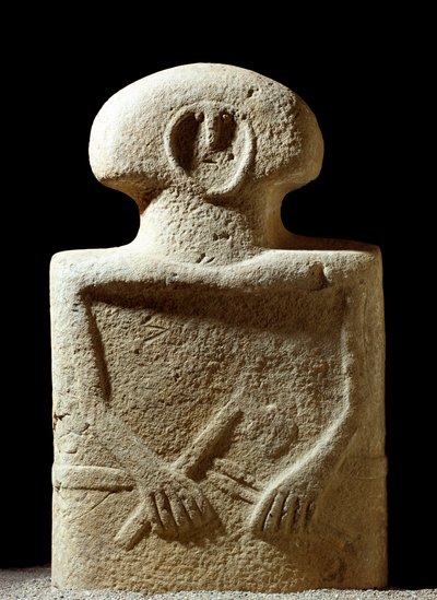Pravěké umění: socha lidské postavy vyřezaná během doby železné z místa Lunigiana poblíž La Spezia v Itálii. 1100-800 před naším letopočtem. La Spezia, Městské muzeum civilizace Lunigiana od Prehistoric Prehistoric