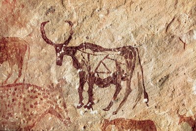 Skalní malba: zobrazení jelena. Jeskyně Tadrart Acacus Libye od Prehistoric Prehistoric