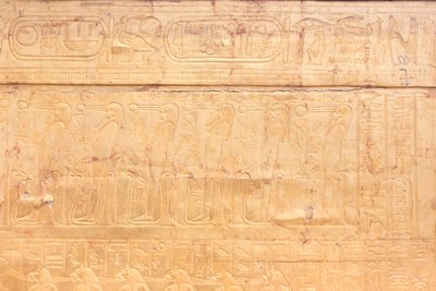 Vnější zlatá svatyně Tutanchamonovy pohřební komory, Egyptské muzeum, Káhira, Egypt od Prehistoric Prehistoric