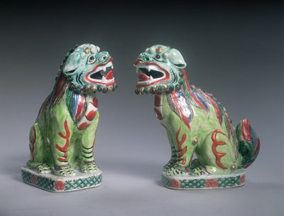 Pár lvů Famille Verte, období Kangxi (1662-1722) (porcelán) od Qing Dynasty Chinese School