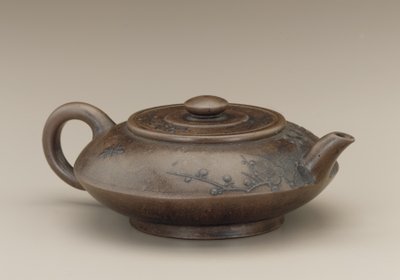 Čajová konvice s falešnou značkou Gong Chun, Yixing, provincie Jiangsu (neglazovaná kamenina) od Qing Dynasty Chinese School