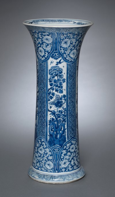 Váza s krytem od Qing Dynasty Chinese School
