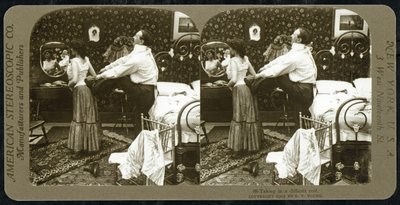 American Stereoscopic Companyn julkaisema stereoskooppinen kortti, joka kuvaa naista, joka on sidottu korsettiin od R.Y Young